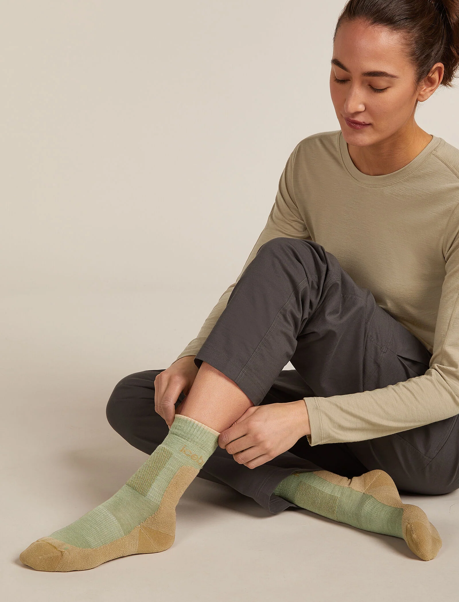 Women's Merino Hike+ Medium Crew Socks